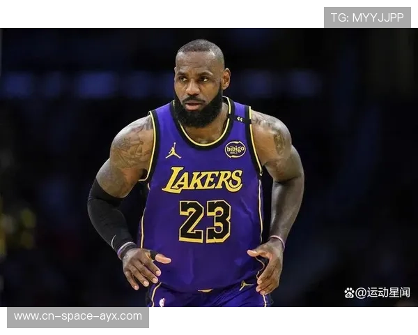 詹姆斯年过四十依然高效，持球核心转型难题待解