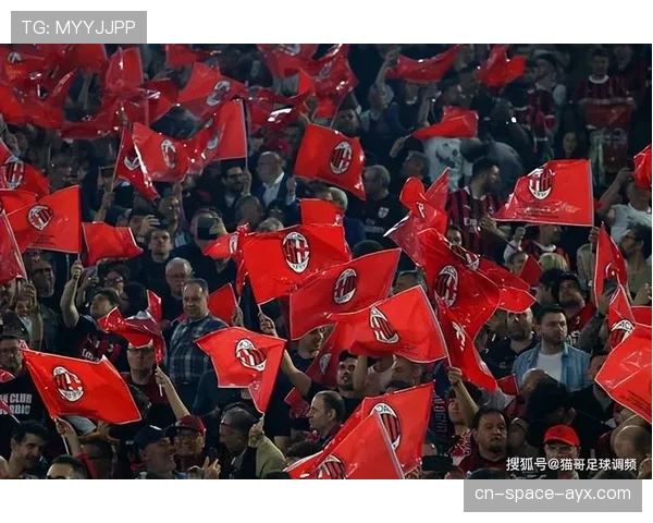 意大利业余足球锦标赛决赛在圣西罗举行，超过五万观众到场